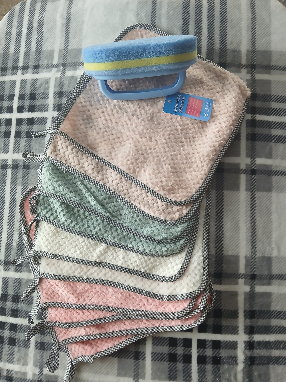 Soft Multi-Color Cleaning Cloth Set with Blue Sponge Scrubber